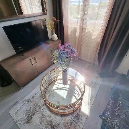 Beautifull Bell With Balcony And Sea View In דירה זאדאר