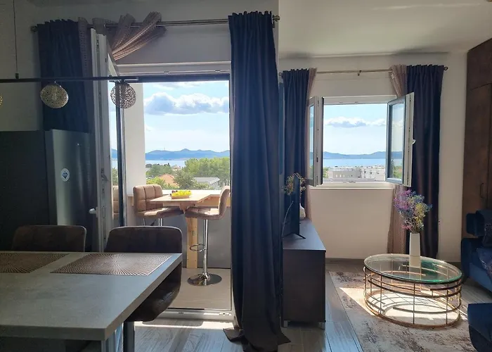 Beautifull Bell With Balcony And Sea View In דירה